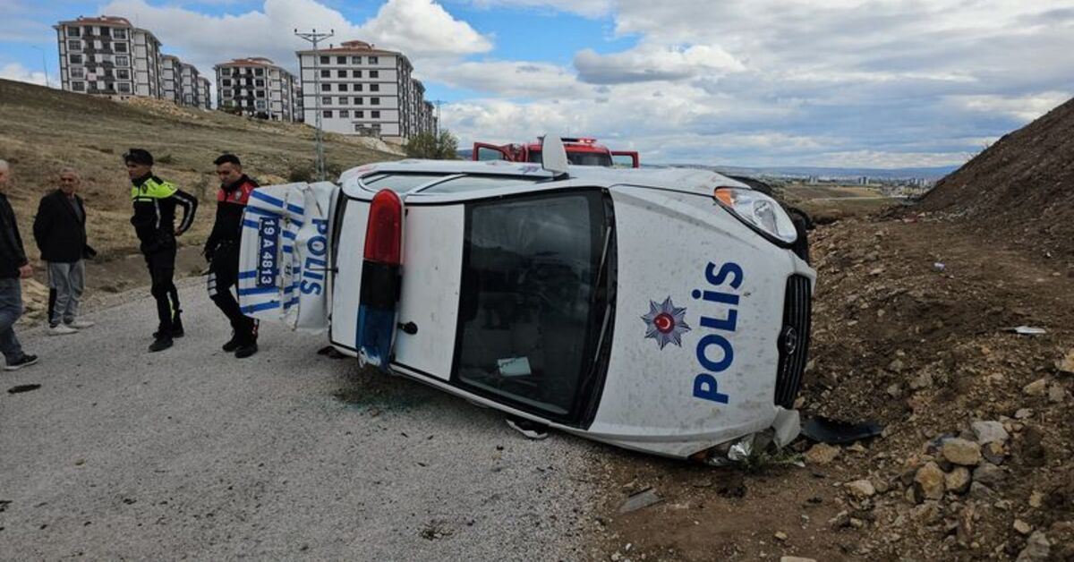 Kovalamaca sırasında devrilen polis aracındaki 2 polis yaralandı