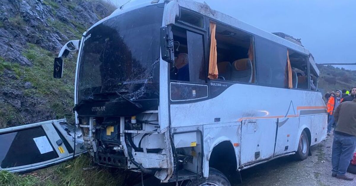 İşçi servisi devrildi! 25 yaralı var