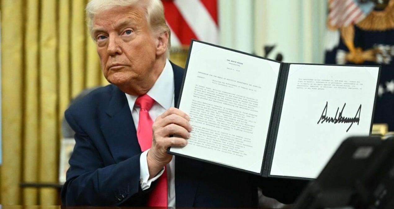 Aralarında Türklerin de olduğu binlerce öğrenciye Trump’dan darbe!