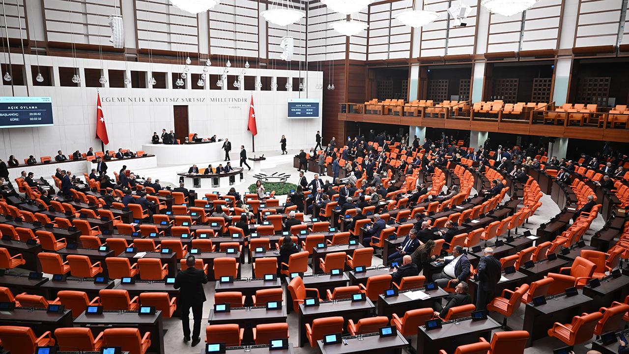 Meclis son yılların rekor mesaisini emekliler için yaptı