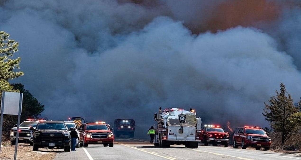 New York’un Long Island bölgesinde yangın: ‘Acil durum’ ilan edildi