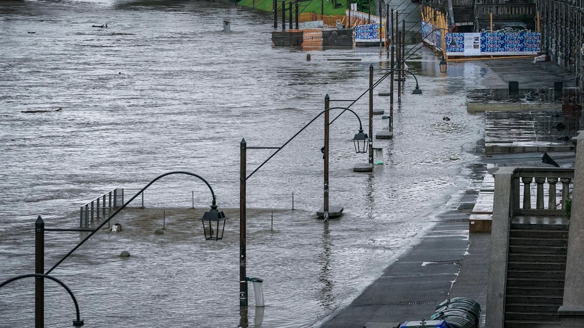 İtalya’da sel ve heyelan etkili oldu