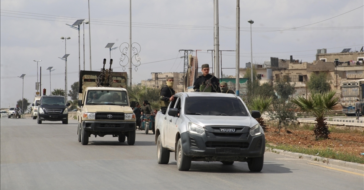 Terör örgütü YPG/PKK Halep’ten çekilmeye devam ediyor